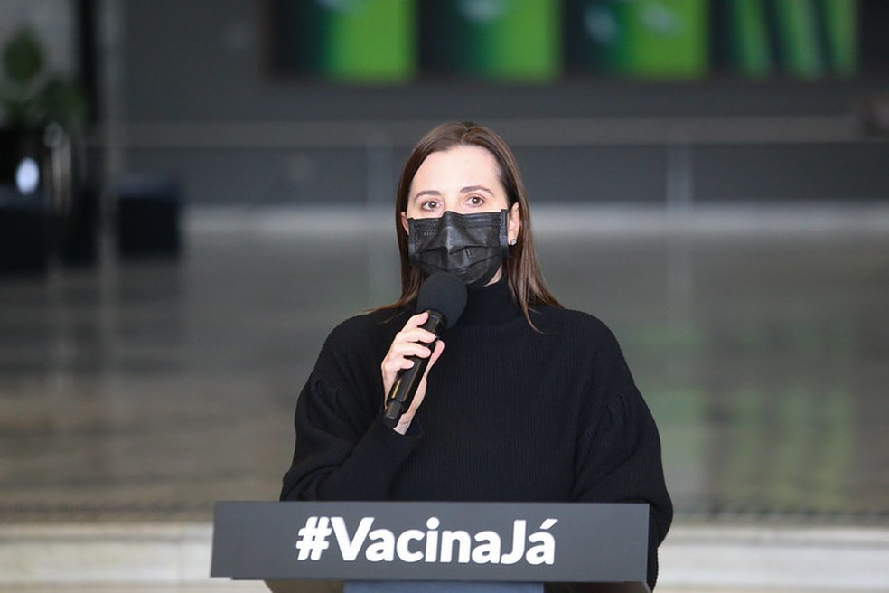 Regiane de Paula, coordenadora do Plano Estadual de Imunização, em coletiva no Palácio dos Bandeirantes, nesta quarta-feira (21) — Foto: Divulgação/Secom/GESP