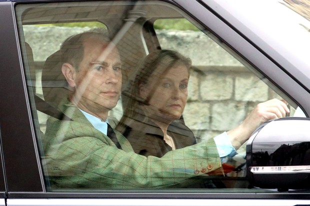 The Earl and Countess of Wessex arrive at Windsor Castle, Berkshire, following the announcement on Friday April 9, of the death of the Duke of Edinburgh at the age of 99. Picture date: Saturday April 10, 2021. (Photo by Steve Parsons/PA Images via Getty I (Foto: PA Images via Getty Images)