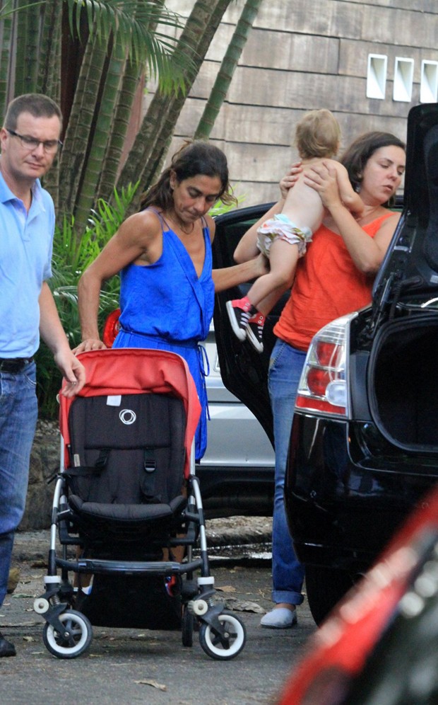 Carol Machado, amiga e filhas (Foto: AgNews)