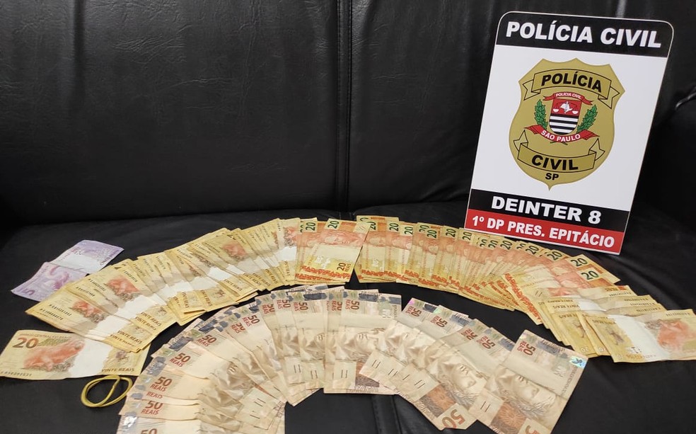 Mais de R$ 2 mil também foram apreendidos pela polícia na operação — Foto: Polícia Civil 