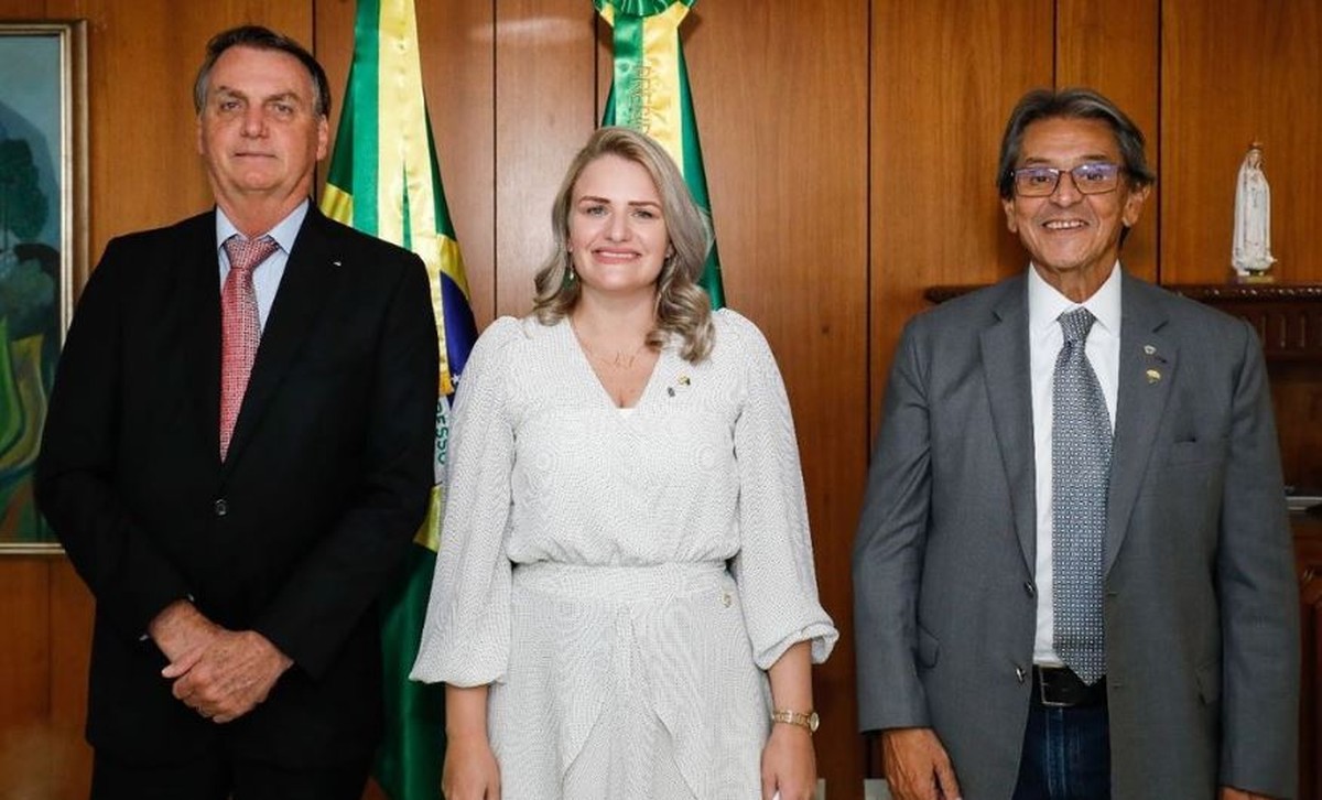 Bastidores: Investigadores da PF temem contaminação de provas do caso Roberto Jefferson e veem ‘circo’ de Bolsonaro apenas para conter danos eleitorais