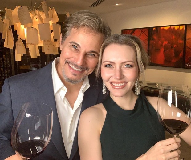Edson Celulari e Karin Roepke  (Foto: Reprodução/Instagram)