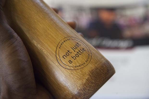 Delegates were provided with specially commissioned water bottles made of bamboo (Foto: Divulgação)