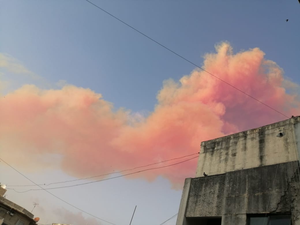 A fumaça do incêndio tomou o céu de Beirute após explosão (Foto: Arquivo pessoal)