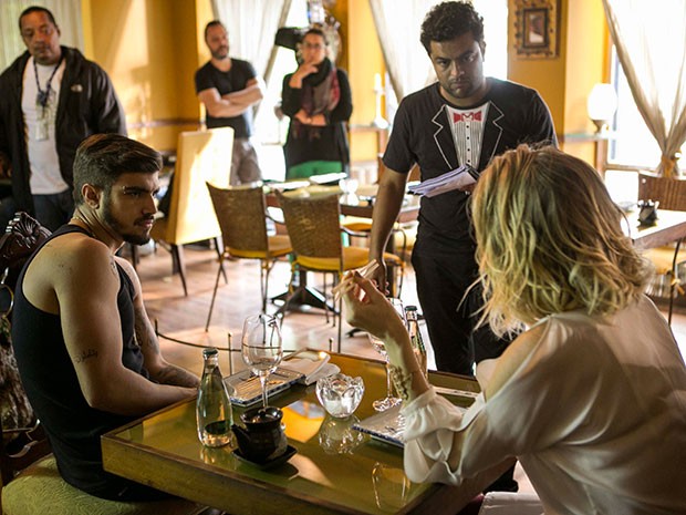 Os personagens de Caio e Letícia terão conversa tensa no restaurante (Foto: Inácio Moraes/Gshow)