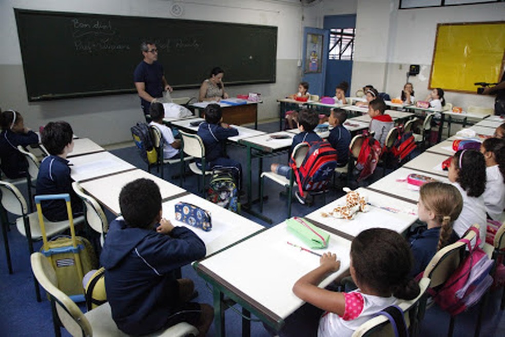 Meta 2 do PNE determina que, até 2024, 100% das crianças de 6 a 14 anos estejam cursando ou já tenham concluído o ensino fundemental — Foto: Rogerio Bomfim/Prefeitura de Santos
