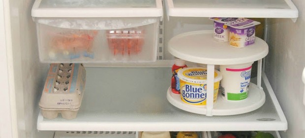 Pequenas superfícies giratórias ajudam na hora de encontrar alimentos no refrigerador (Foto: Craftionary/ Reprodução)