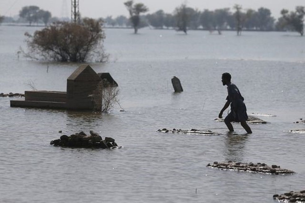 Mecanismos para reparar países afetados por catástrofes climáticas são discutidos na COP27 — Foto: GETTY IMAGES via BBC