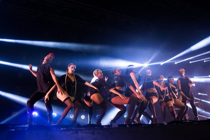 Lacre! Anitta e seus bailarinos deixaram o público de queixo caído com novas coreografias (Foto: Divulgação)