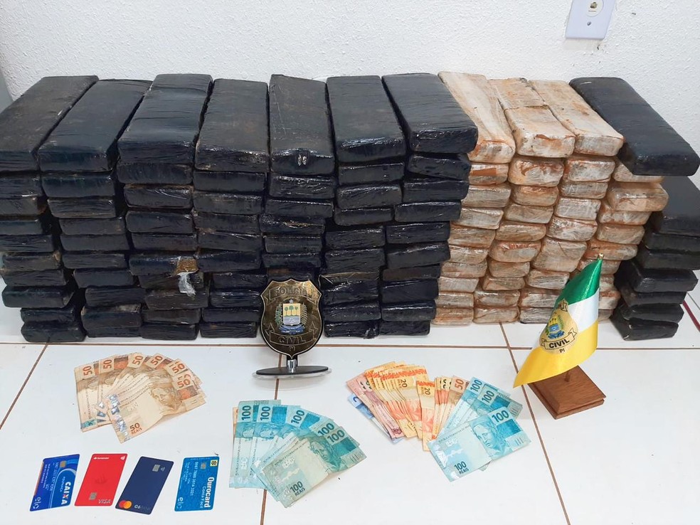Homem é preso transportando mais de cem tabletes de maconha de São Paulo ao Piauí — Foto: Polícia Civil