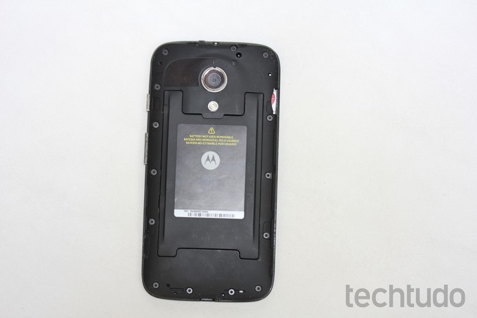 Chip totalmente inserido no Moto G (Foto: Reprodução/TechTudo) Chip totalmente inserido no Moto G (Foto: Reprodução/TechTudo)