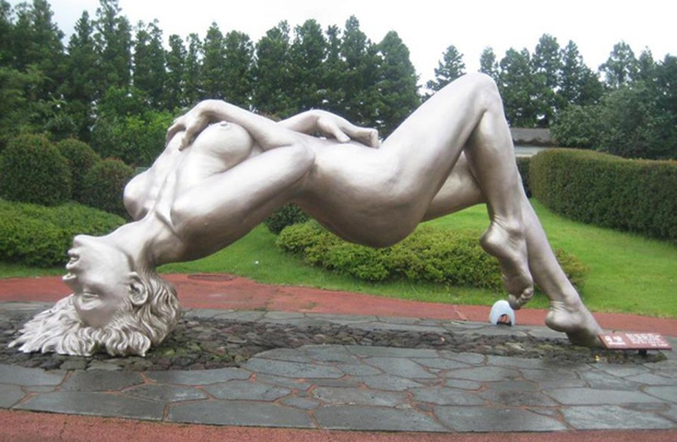 Na ilha de Jeju, na Coreia do Sul, o parque Loveland (Terra do Amor, em traduo livre),  um espao que rene 140 esculturas de posies sexuais.  Foto: Reproduo
