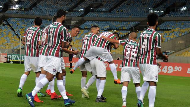 Jogadores do Flu comemoram o primeiro gol no MaracanÃ£