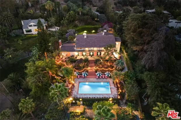 Helen Mirren coloca a sua mansão em Hollywood à venda por US $ 18,5 milhões (Foto: Realtor)