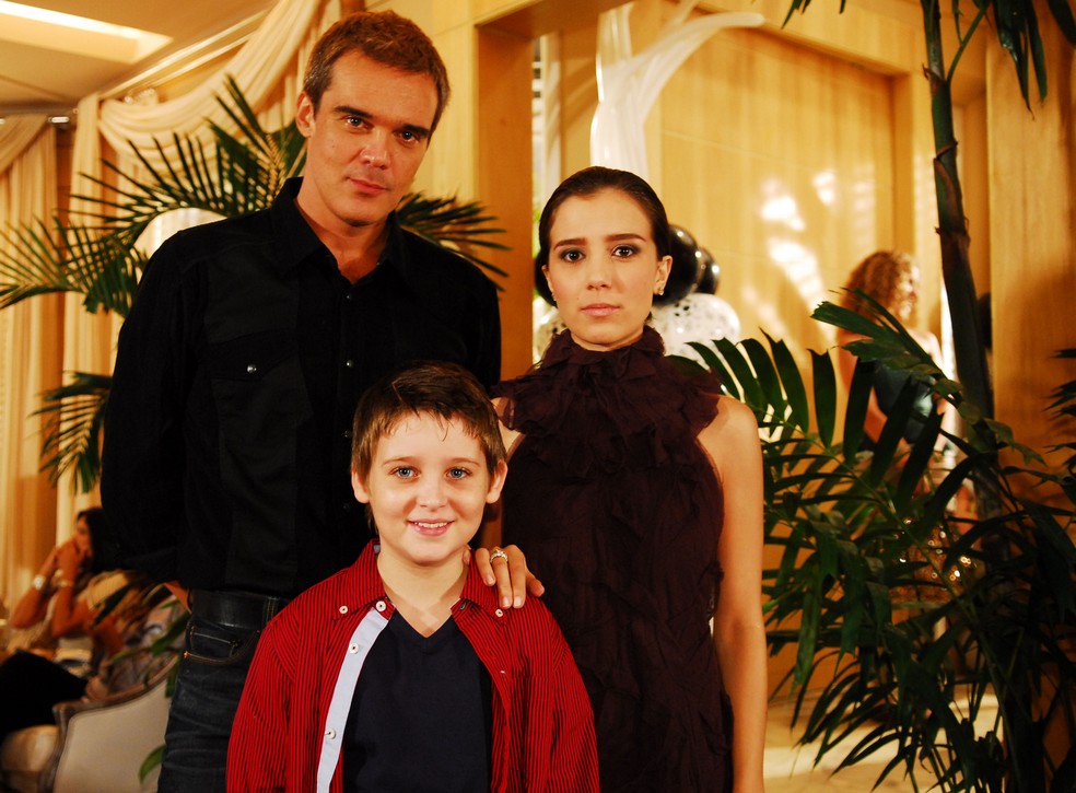 Dalton Vigh, Marjorie Estiano e Gabriel Sequeira na novela 'Duas caras' — Foto: Globo/Marcio de Souza