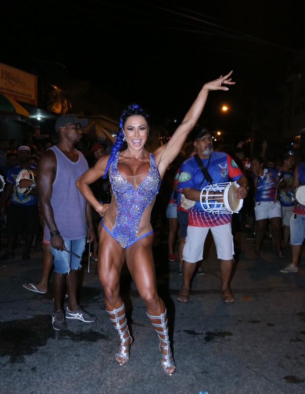 Gracyanne Barbosa no ensaio da União da Ilha (Foto: Anderson Borde/ Agnews)