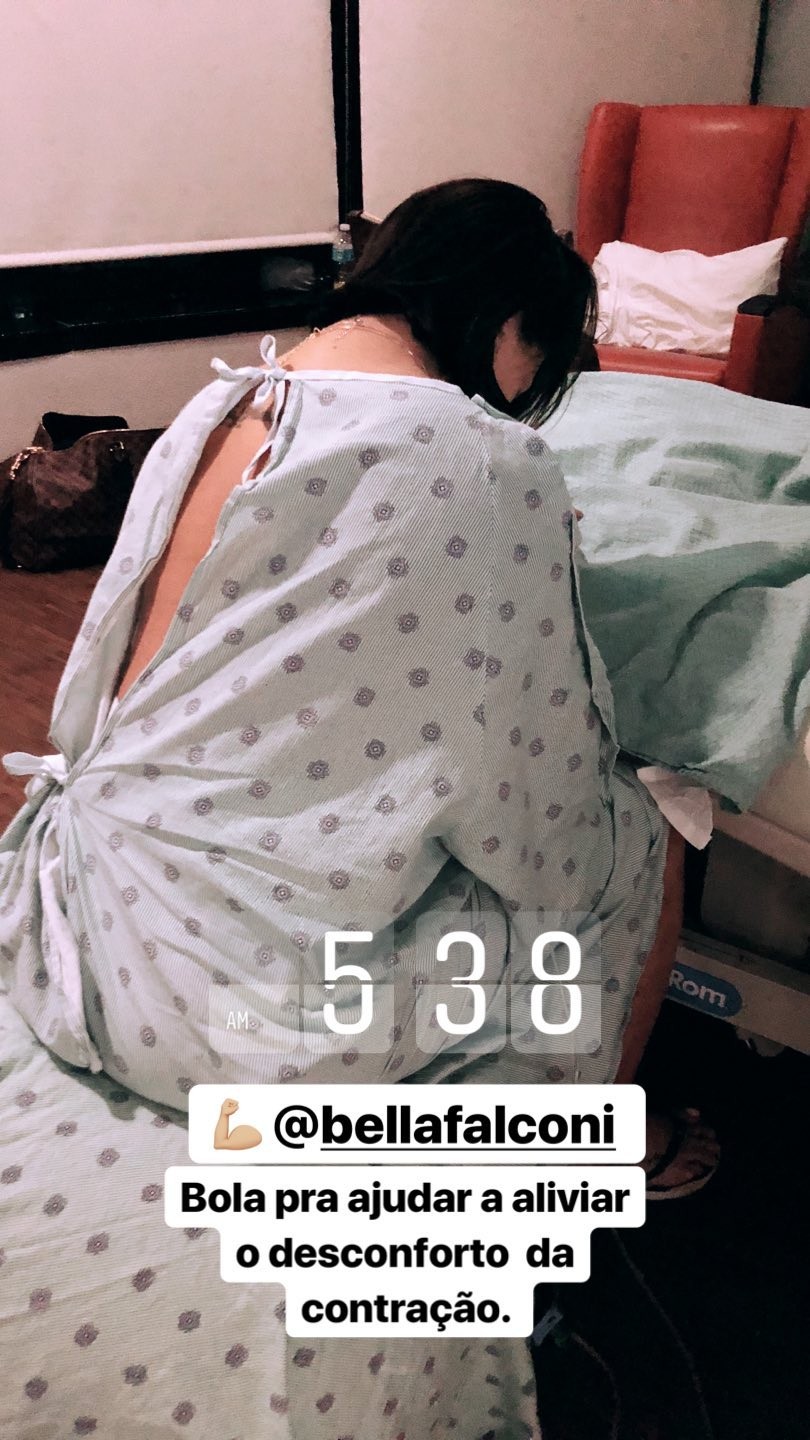 Ricardo publicou imagem de Bella sentada na bola de pilates (Foto: Reprodução / Instagram)