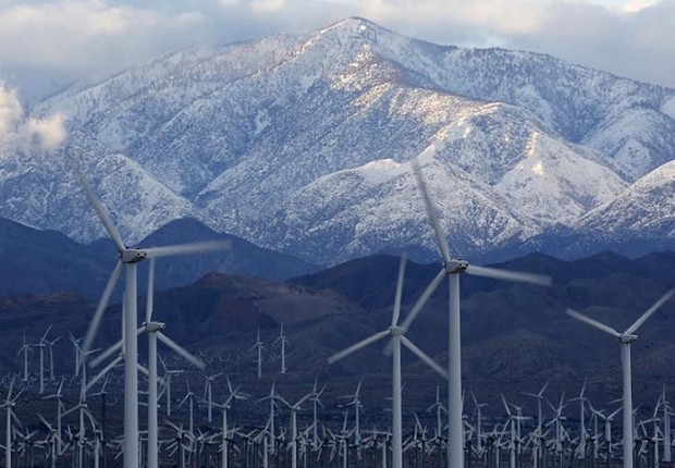 Fazenda de energia eólica em Palm Springs, na Califórnia (Foto: Sam Mircovich/Reuters)