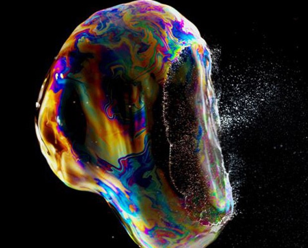 Explosão de bolhas (Foto: Fabian Oefner/Rex Features)