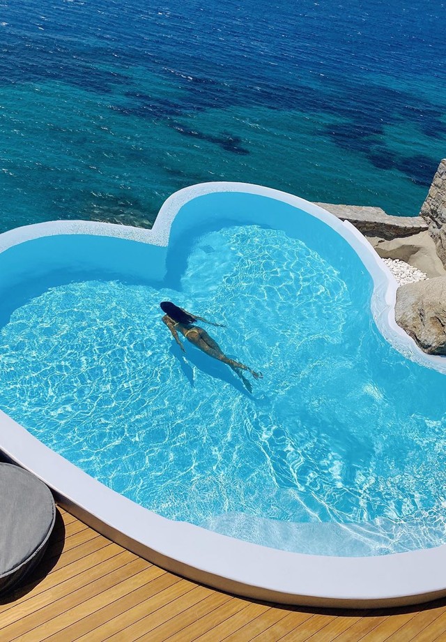 Izabel Goulart curte o verão europeu na Grécia (Foto: Reprodução/Instagram)