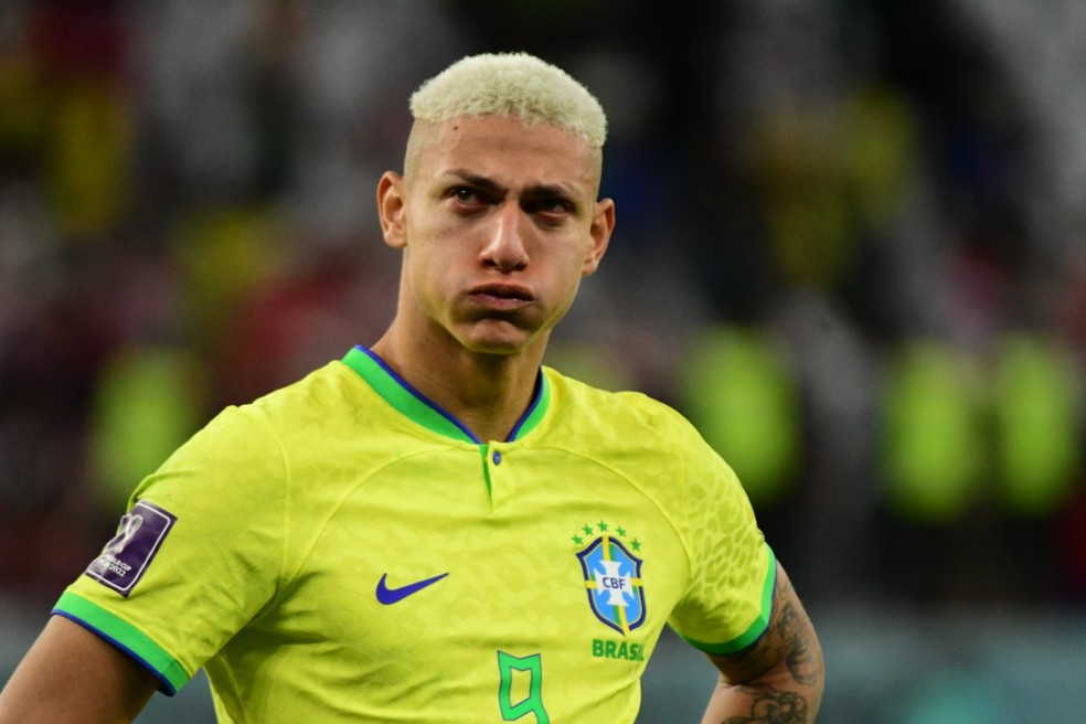 Richarlison chora após eliminação do Brasil para a Croácia na Copa do Mundo do Catar 2022 — Foto: Vitor Jubini/Rede Gazeta
