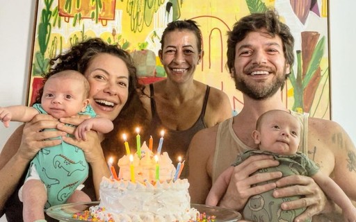 Fabiula Nascimento e Emílio Dantas comemoram dois meses dos filhos gêmeos