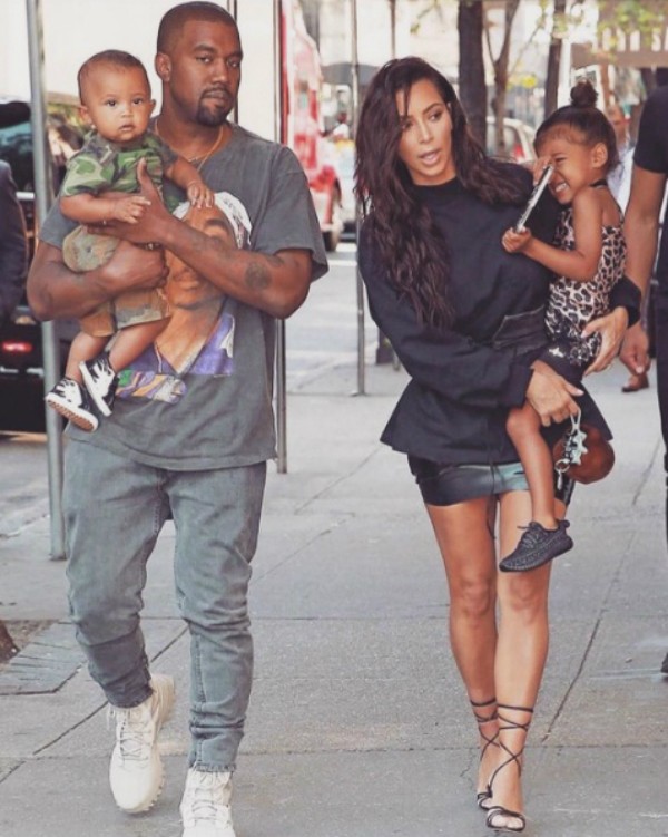 Kanye West e família (Foto: Reprodução Instagram)