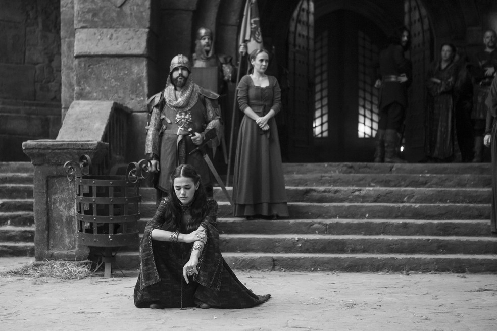 Bruna se concentra antes de gravar  (Foto: Artur Meninea/Gshow)