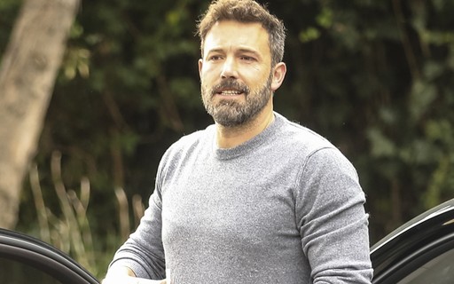 Ben Affleck fala de sobriedade após ser visto cambaleando ...