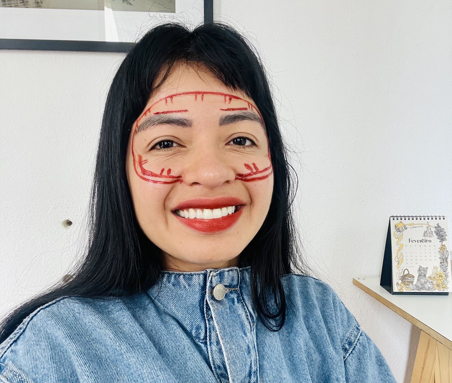 Trudruá Dorrico, de 32 anos, resolveu compartilhar seus estudos sobre a cultura indígena brasileira por meio de seu perfil pessoal no Instagram