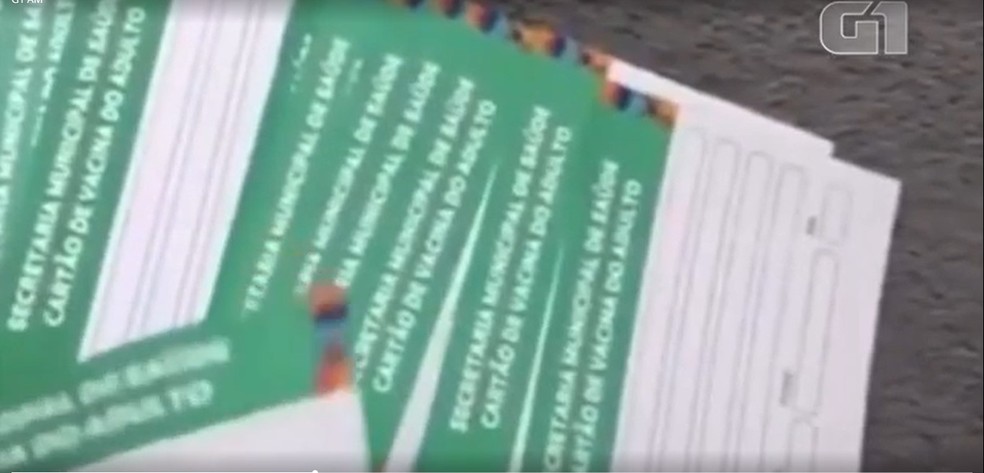 Carteiras de vacinação falsas são oferecidas em redes sociais — Foto: Reprodução