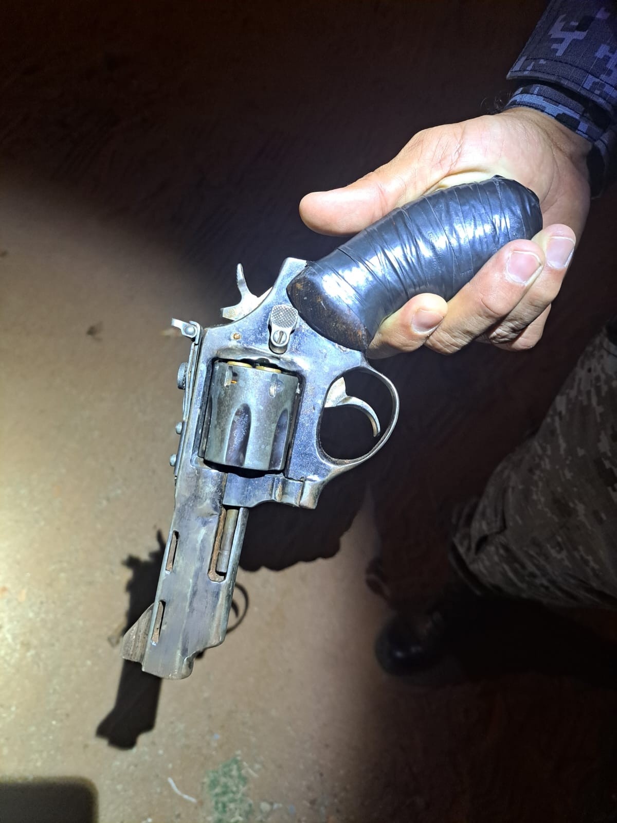 Suspeito de roubo de carro morre em confronto com a PM em Cuiabá