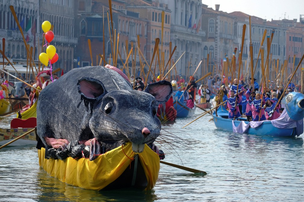 Carnaval Em Veneza Tem Desfile De Gondolas Decoradas Veja Fotos Mundo G1