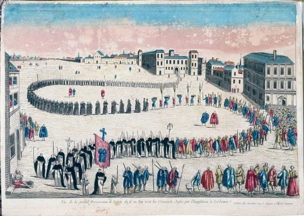 Grande procissão ao auto de fé dos condenados pela Inquisição de Lisboa, século 18 — Foto: GETTY IMAGES