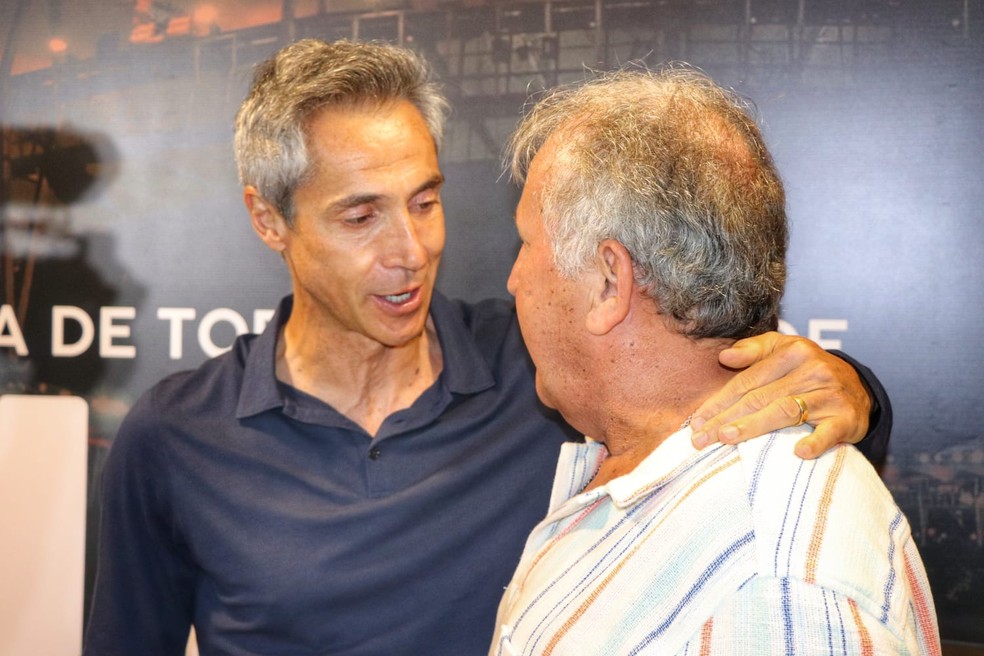 Paulo Sousa e Zico se encontram em lançamento de livro sobre o Galinho — Foto: Rafael Pimentel / Divulgação