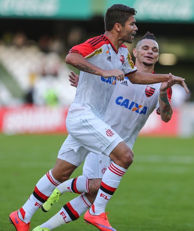 Antes pedra no sapato rubro-negro, Coritiba virou freguês desde 2013