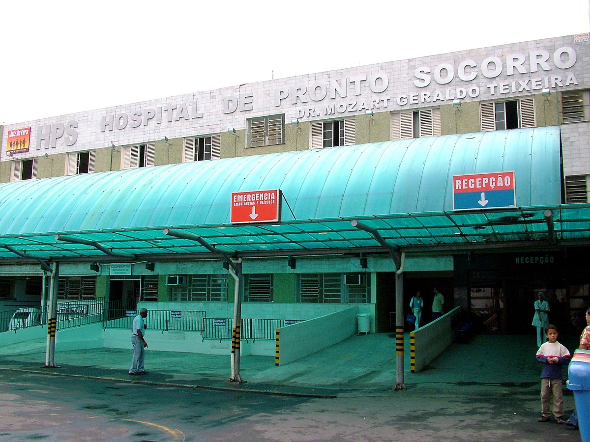Paciente sem identificação está internado na sala de urgência do HPS em