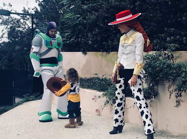 Justin Timberlake, Jessica Biel e o filho vestidos como os personagens de Toy Story (Foto: Instagram)