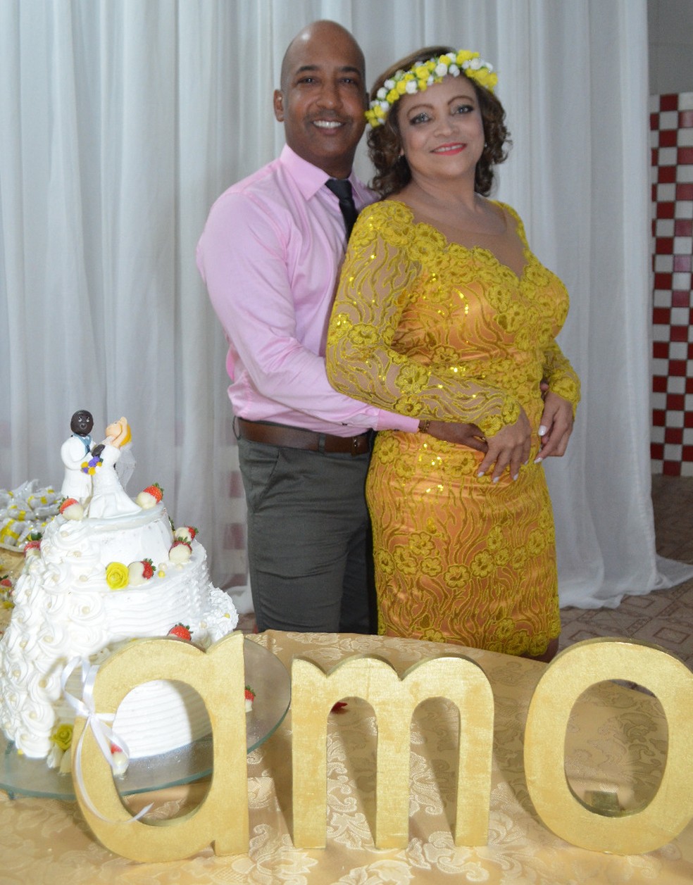 MÃ©dico cubano Humberto Armand se casou com a professora brasileira Sulene Oliveira. Atualmente, ele precisa vender churrasquinho para tirar o seu sustento no ParÃ¡ â€” Foto: Sulene Oliveira/ Arquivo Pessoal 
