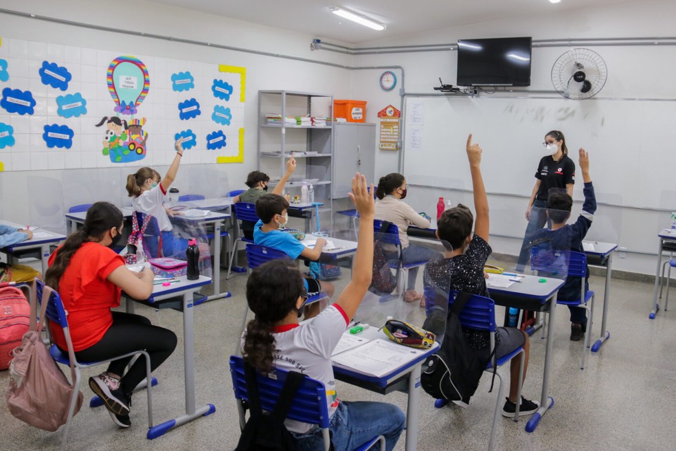 Estudantes em uma sala de aula da rede pública de ensino do Distrito Federal — Foto: André Amendoeira/Secretaria de Educação