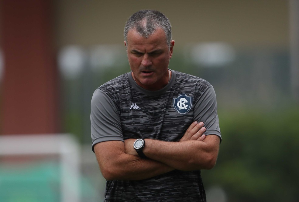 Mazola Júnior reclamou de acomodação do time após ficar à frente no placar — Foto: Akira Onuma/O Liberal