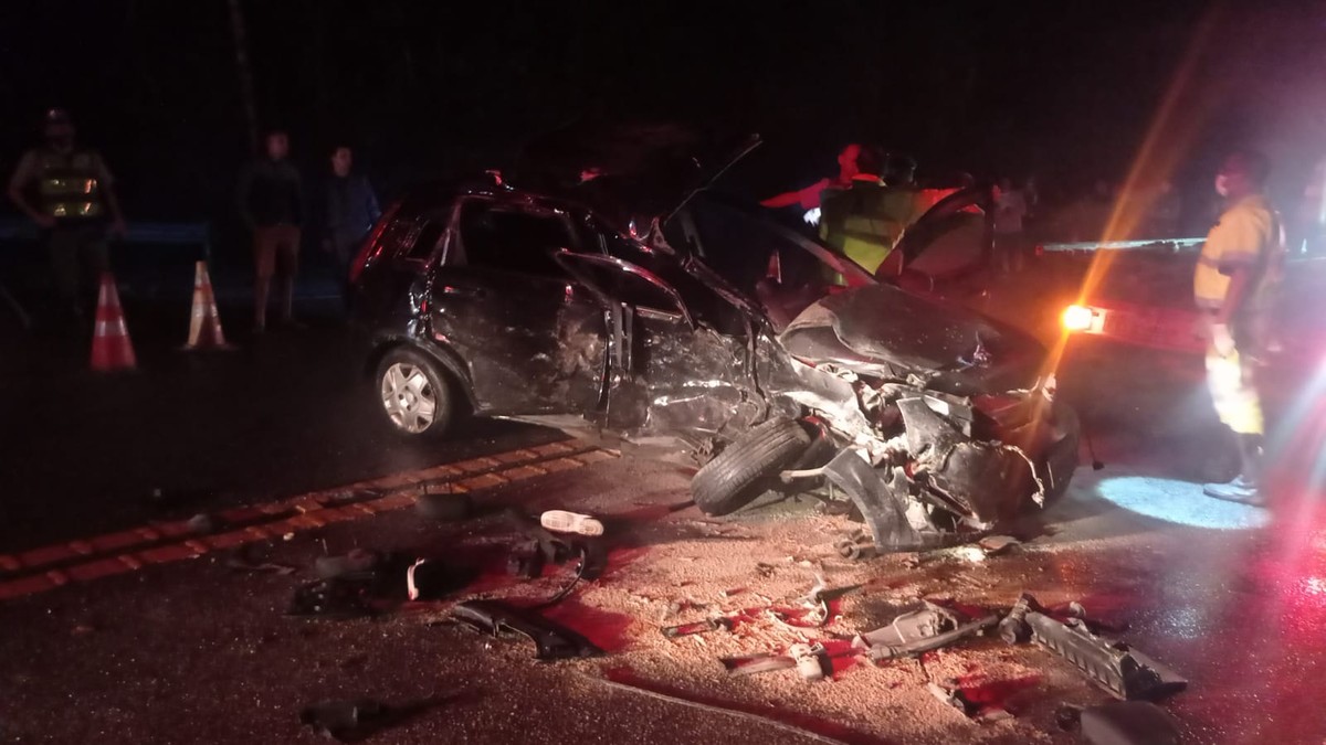 Acidente entre três veículos deixa dois mortos e seis feridos em rodovia do litoral de SP - Vimarsana News