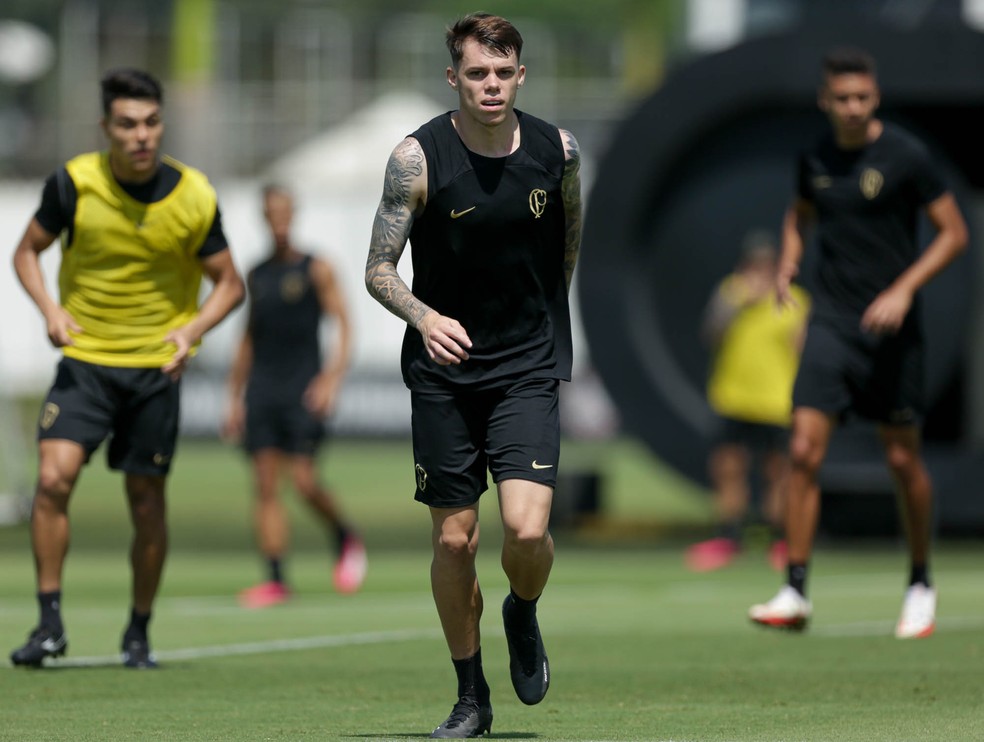 Nova opção para Lázaro, Crystian Barletta deve disputar posição com Adson no Corinthians