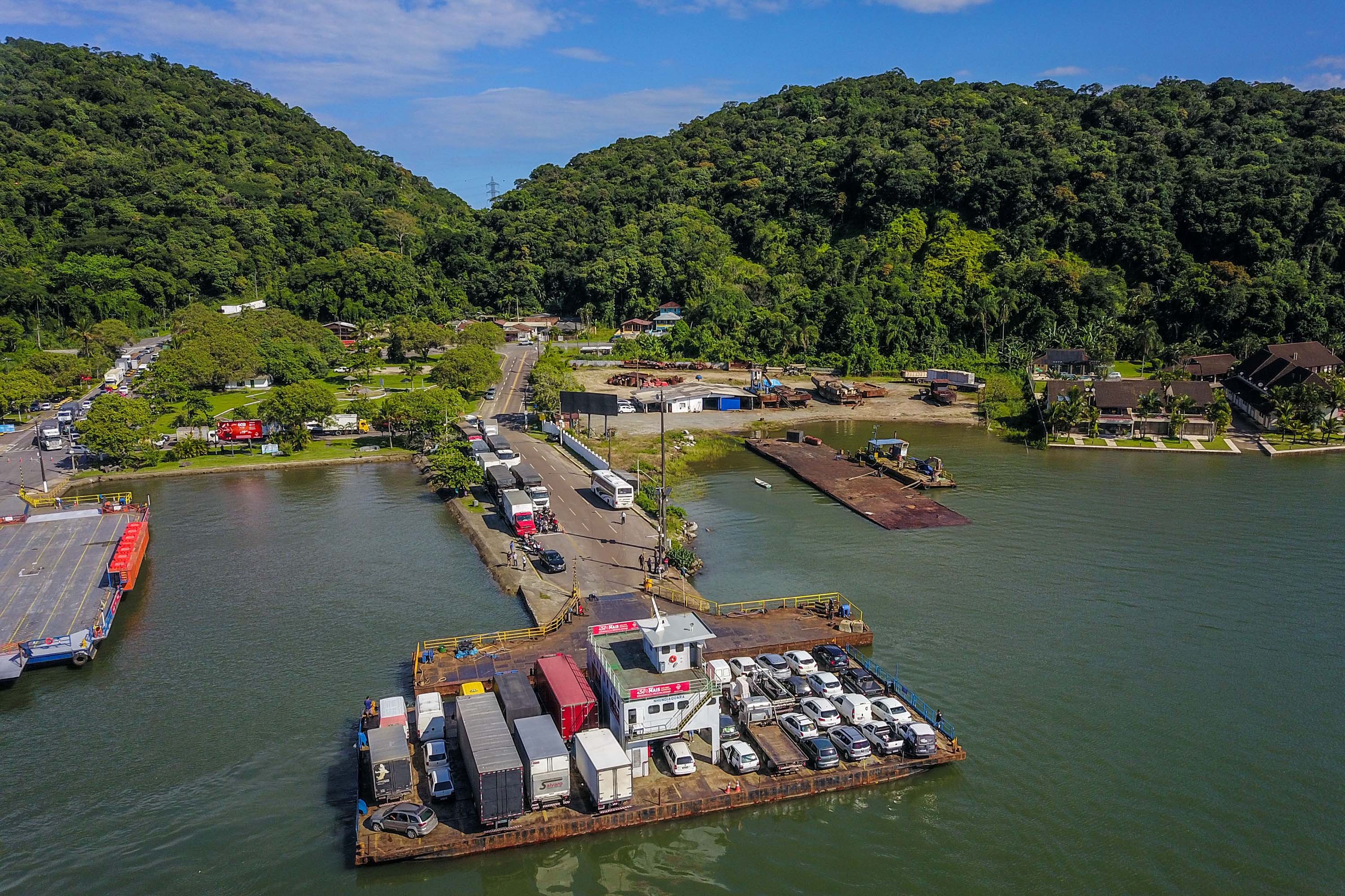 Operação do ferry-boat entre Guaratuba e Matinhos terá novo contrato emergencial, diz DER 