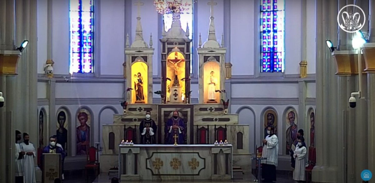 Fiéis celebram Quarta-feira de Cinzas e Igreja Católica lança Campanha da Fraternidade, em Montes Claros