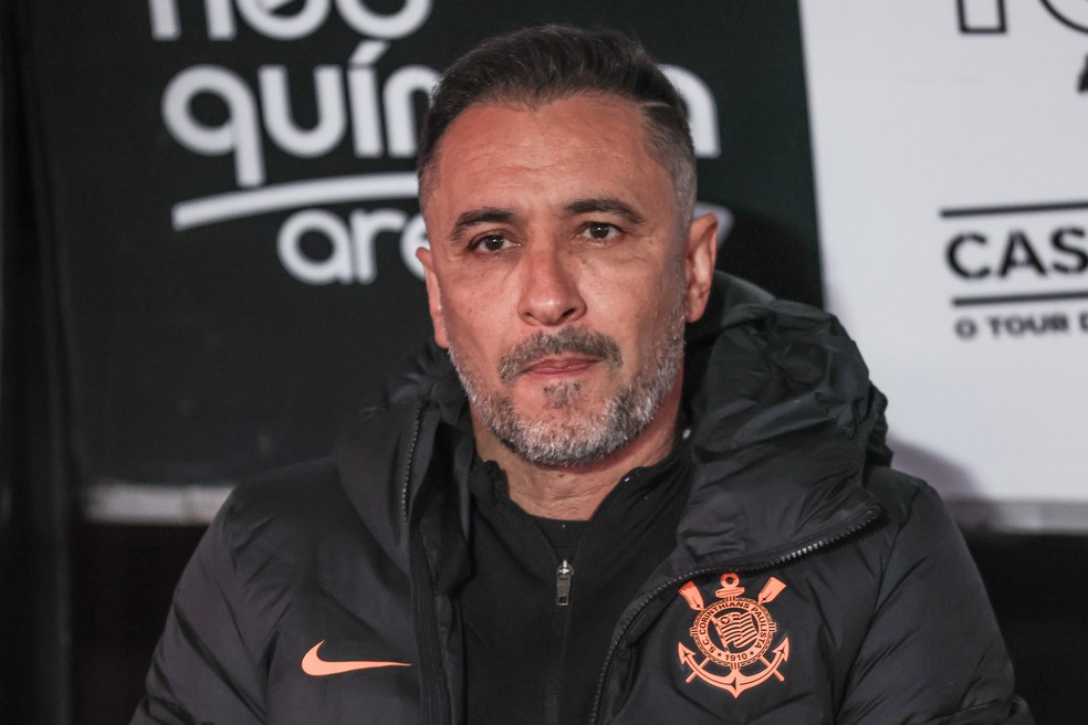 Vítor Pereira celebra vitória, mas diz que Corinthians não foi bem: 