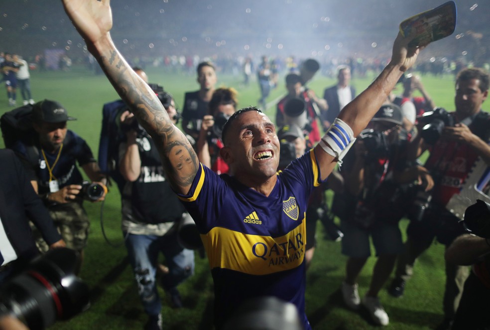 Tevez foi decisivo na reta final do título argentino do Boca na última temporada — Foto: REUTERS/Agustin Marcarian