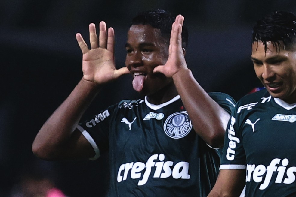 Campeão de tudo no Palmeiras, Endrick minimiza assédio: 