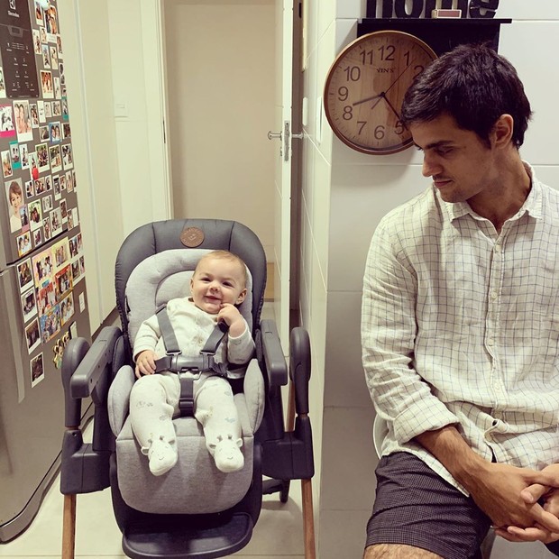 Felipe Simas e o filho (Foto: Reprodução/Instagram)