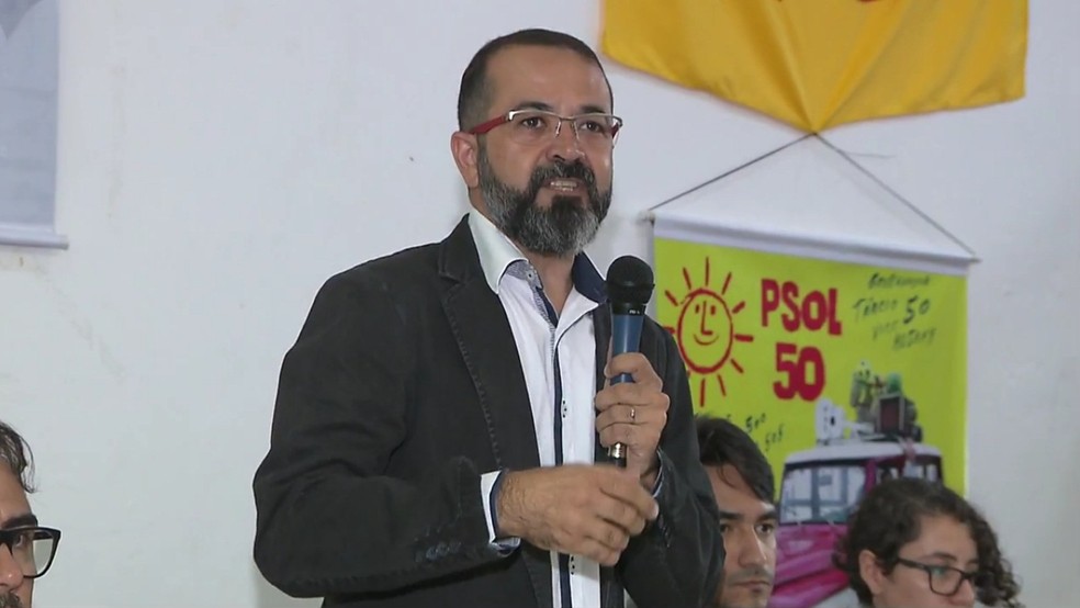 T&aacute;rcio Teixeira foi oficializado como candidato do PSOL ao Governo da Para&iacute;ba durante conven&ccedil;&atilde;o realizada em Jo&atilde;o Pessoa (Foto: TV Cabo Branco/Reprodu&ccedil;&atilde;o)